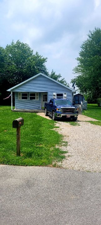 3 Maxine Ln in Roachdale, IN - Building Photo