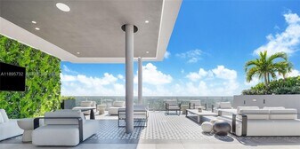 9600 S Dixie Hwy in Miami, FL - Building Photo