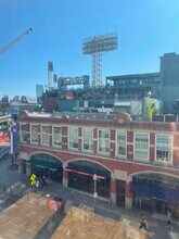 61 Brookline Ave, Unit 316 in Boston, MA - Foto de edificio - Building Photo