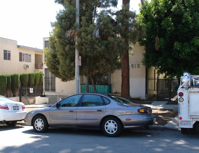 515 N Ardmore Ave in Los Angeles, CA - Foto de edificio - Building Photo