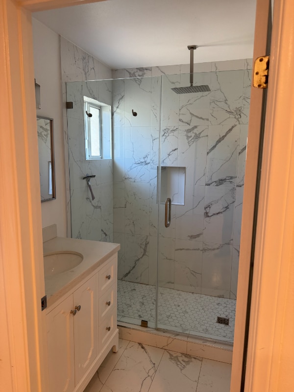 15053 Victory Blvd in Los Angeles, CA - Foto de edificio - Building Photo