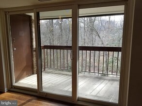 11619 Stoneview Square-Unit -22C in Reston, VA - Building Photo - Building Photo