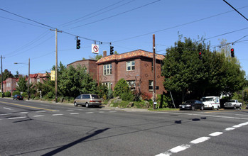 Del Mar Apartments in Portland, OR - Building Photo - Building Photo