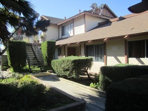 2702 W Orion Ave in Santa Ana, CA - Building Photo - Building Photo