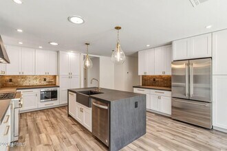 9046 N 28th St in Phoenix, AZ - Building Photo - Building Photo