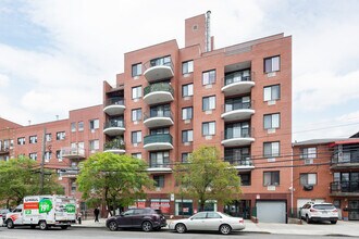 136-16 35th Ave in Flushing, NY - Building Photo - Building Photo