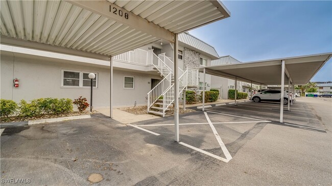 6777 Winkler Rd in Ft. Myers, FL - Building Photo - Building Photo