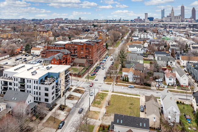 Grosvenor Place in Cleveland, OH - Foto de edificio - Building Photo