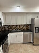 20860 San Simeon Way in Miami, FL - Building Photo - Building Photo