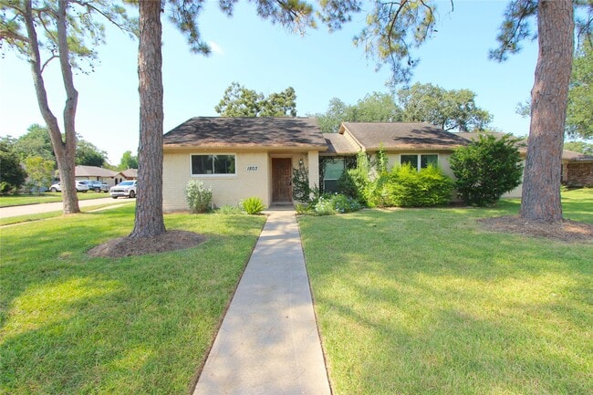 property at 1803 Oaklawn St