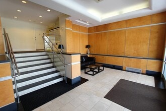 1730 Arlington Blvd in Arlington, VA - Foto de edificio - Building Photo