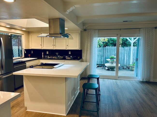 2745 Pope Ave in Sacramento, CA - Building Photo - Building Photo