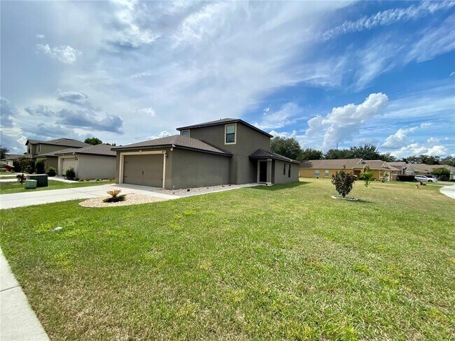 8659 Silverbell Loop in Brooksville, FL - Building Photo - Building Photo