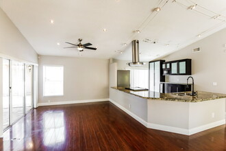 210 NW 207th Way in Pembroke Pines, FL - Building Photo - Building Photo