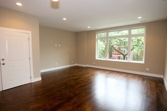 2639 W Potomac Ave, Unit M00H in Chicago, IL - Building Photo - Building Photo