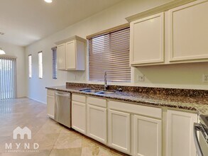 7501 S 14th St in Phoenix, AZ - Building Photo - Building Photo
