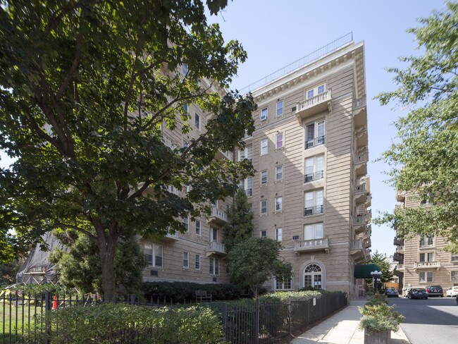 Northbrook Condominium I in Washington, DC - Building Photo - Building Photo
