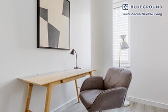 70 W 45th St in New York, NY - Building Photo - Building Photo