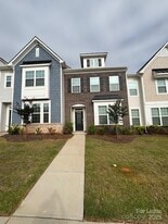 15619 Country House St in Charlotte, NC - Building Photo