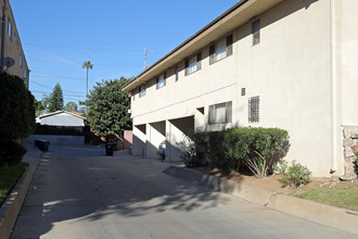 127 W 64th Pl in Inglewood, CA - Building Photo - Building Photo