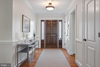 736 Lawton St in McLean, VA - Building Photo - Building Photo