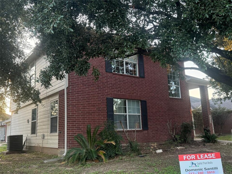 19630 River Bottom Rd in Katy, TX - Building Photo