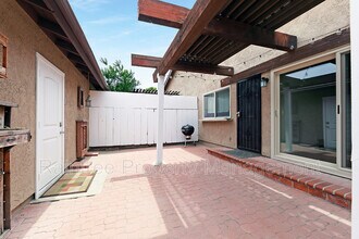 3432 Orchard Way in Oceanside, CA - Foto de edificio - Building Photo