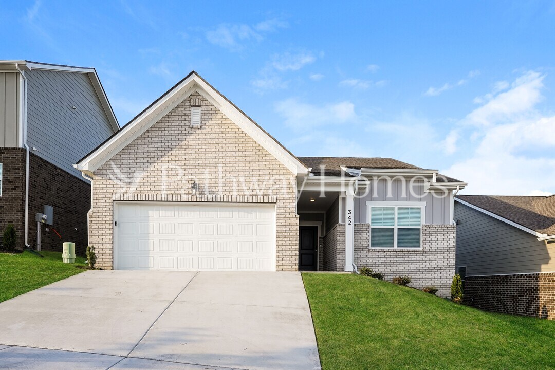 342 Emerald Blvd in Lebanon, TN - Building Photo