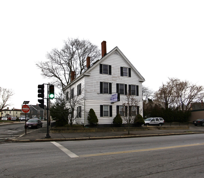 29 Rantoul St in Beverly, MA - Building Photo - Building Photo