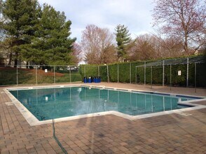 19 Woodward Ln in Bernards, NJ - Building Photo - Building Photo