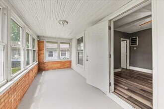 1509 Manhattan Ave in Indianapolis, IN - Foto de edificio - Building Photo