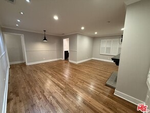 18148 Hartland St in Los Angeles, CA - Building Photo - Building Photo