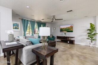 5225 N 83rd Pl in Scottsdale, AZ - Building Photo - Building Photo