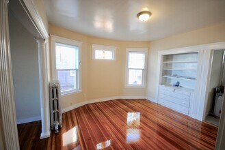 139 E Cottage St, Unit 1 in Boston, MA - Building Photo - Building Photo