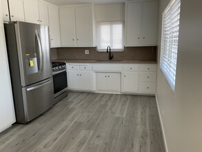 4940 Lennox Blvd, Unit B in Inglewood, CA - Building Photo - Building Photo