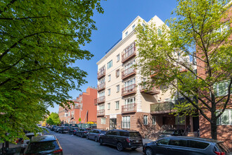 135 Middleton St in Brooklyn, NY - Foto de edificio - Building Photo