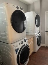 1439 6th Avenue in Huntington, WV - Foto de edificio - Building Photo