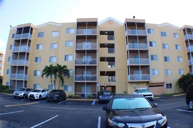 2221 Sherman Cir in Miramar, FL - Building Photo - Building Photo