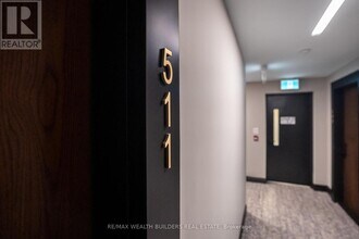 2118 Bloor St W in Toronto, ON - Building Photo - Building Photo