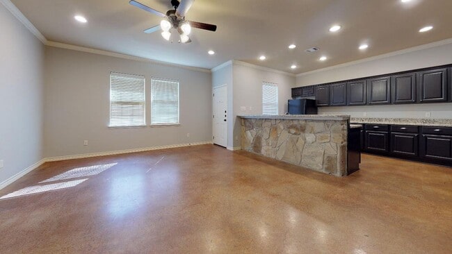 3211 Sergeant Dr in College Station, TX - Building Photo - Building Photo