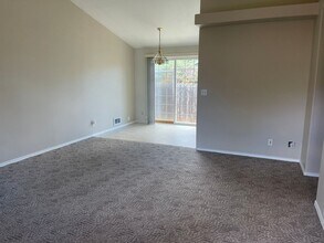 137 Zephyr Ct in Roseburg, OR - Building Photo - Building Photo