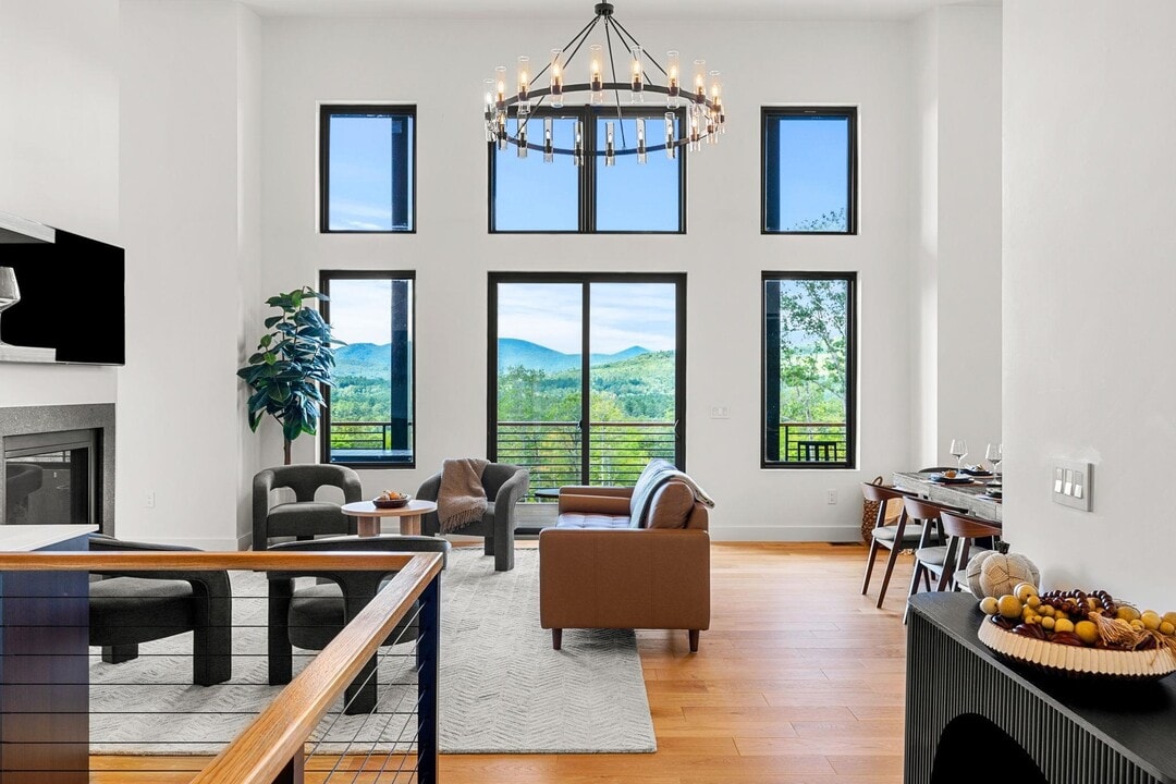 162 Pond Rd in Campton, NH - Building Photo