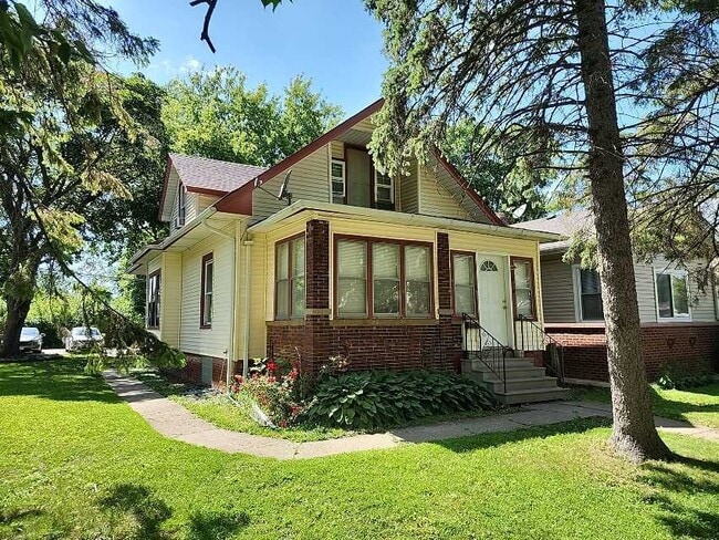 28 Fulton Ave