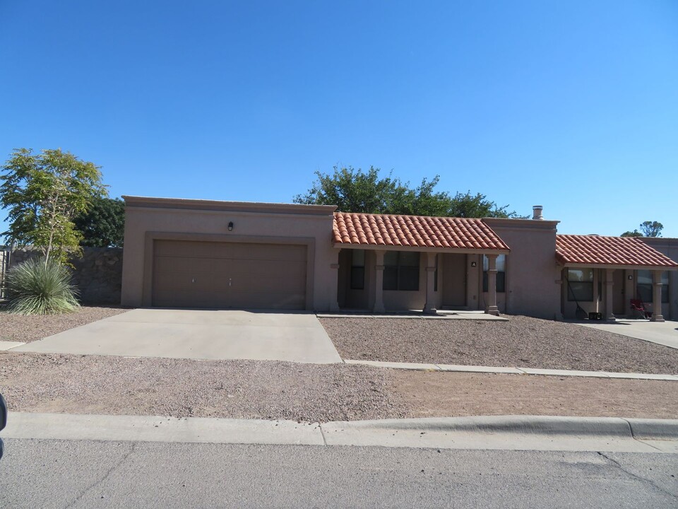 1130 Bleimeyer Rd in Las Cruces, NM - Building Photo