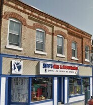 11 Montreal St in Kingston, ON - Building Photo