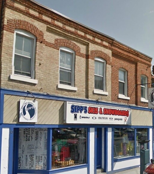 11 Montreal St in Kingston, ON - Building Photo