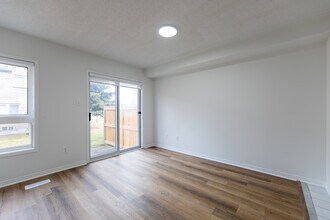 Erin Centre Village in Mississauga, ON - Building Photo - Building Photo