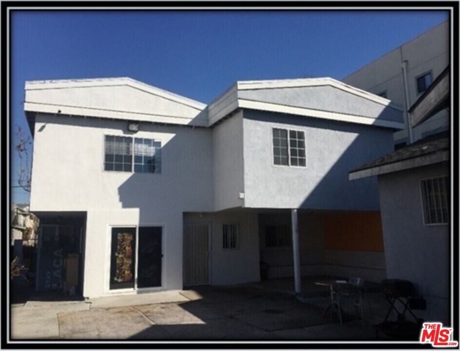 1126 Irolo St in Los Angeles, CA - Building Photo