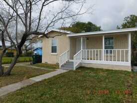 2625 Riggan St in Corpus Christi, TX - Building Photo