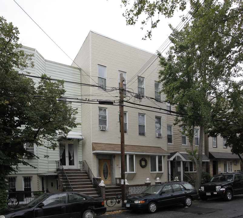 169 Jackson St in Brooklyn, NY - Building Photo